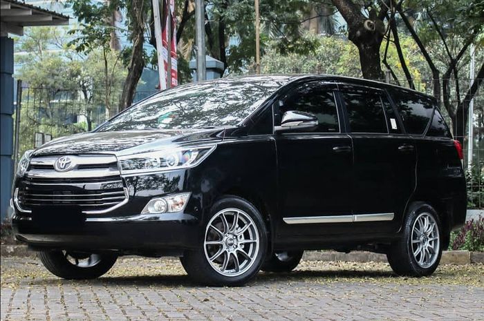 ILUSTRASI Toyota Kijang Innova Reborn diesel