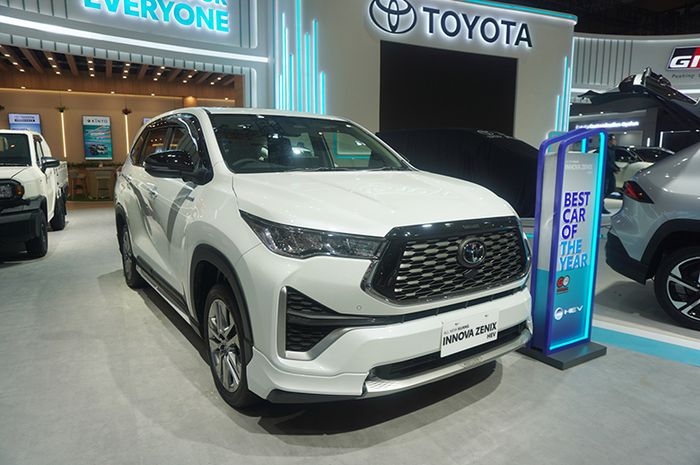 Ini pilihan ban buat Toyota Kijang Innova Zenix Q HV selain Dunlop.