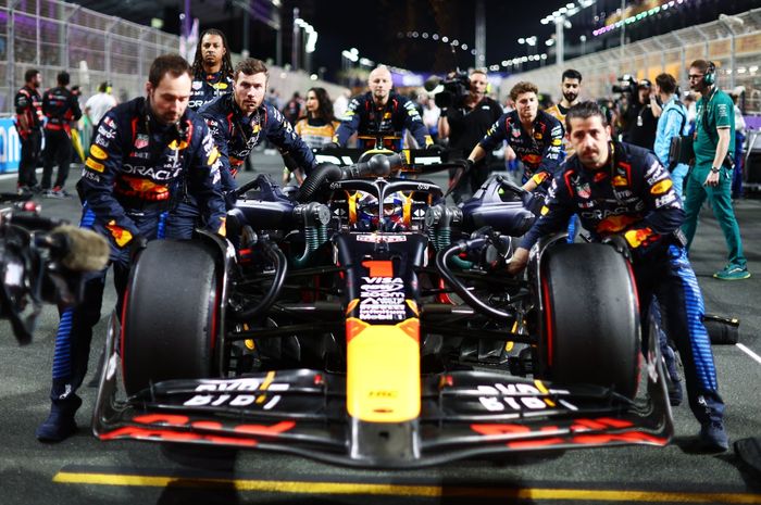 Max Verstappen jadi alasan Helmut Marko bertahan di tim Red Bull Racing