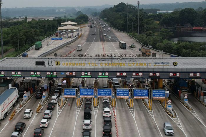 Libur nasional, ribuan kendaraan tinggalkan  Jakarta