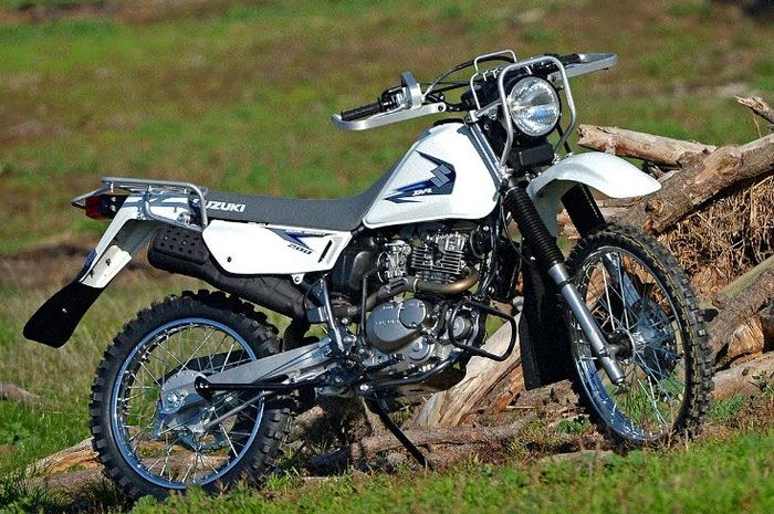 Penampakan Suzuki Trojan 200, motor trail agricultural yang cocok jadi rival Kawasaki Stockman