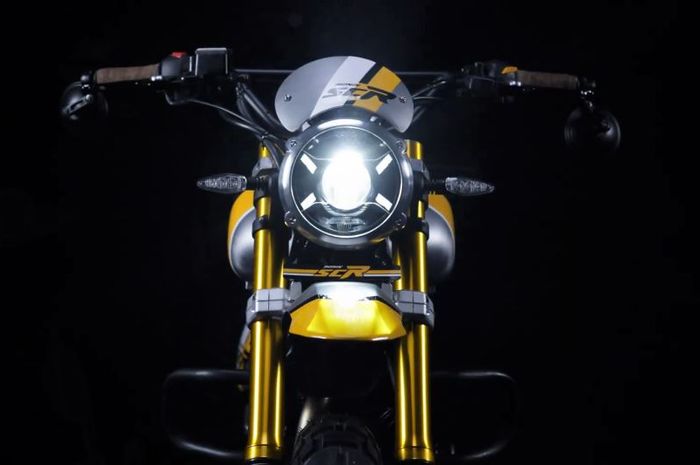 penampakan TVS Ronin SCR yang punya tampilan sangar khas scrambler