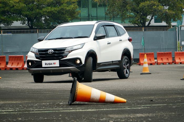 Harga Toyota Rush terpantau naik di Januari 2025 ini