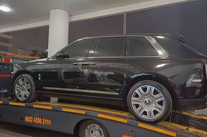 Rolls Royce Ghost Extended Wheelbase 2013 milik suami Sandra Dewi, Harvey Moeis disita Kejagung dalam kasus korupsi timah Rp 271 triliun