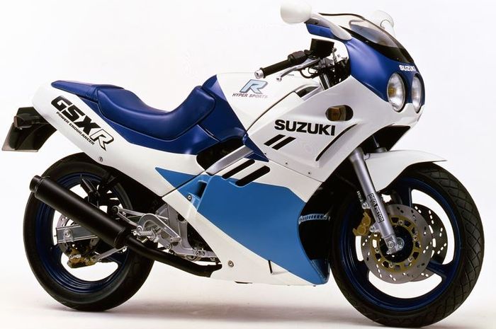 bisa jadi pesaing Kawasaki Ninja ZX-25R, ini wujud Suzuki GSX-R250 bermesin 4-silinder
