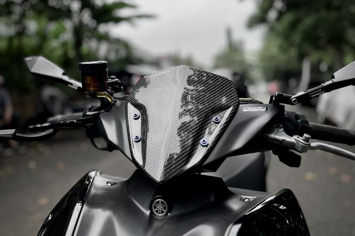 Bikin Ganteng Yamaha Aerox 155 Pakai Visor Carbon , Harga Cuma Segini