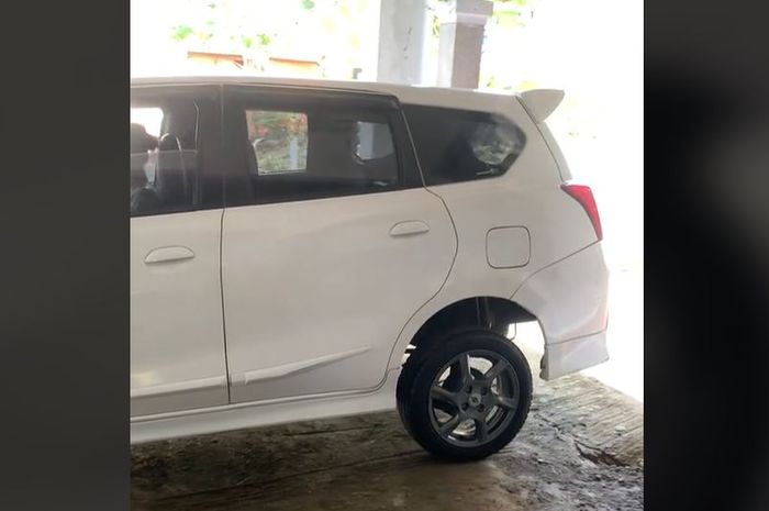 Ban belakang kiri Datsun Go terkunci selepas dicuci dan didiamkan semalam
