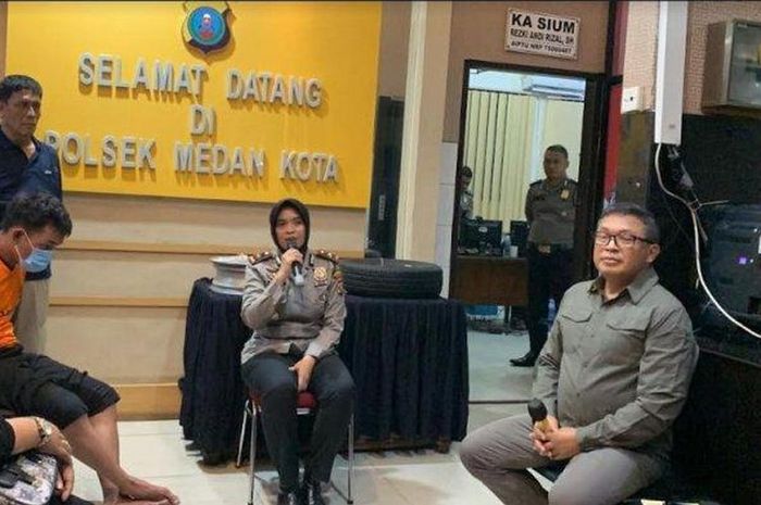 Kapolsek Medan Kota, Kompol Selvintriansih hampir dicopot dari jabatannya karena tidak lekas menangkap pelaku pencurian ban mobil di wilayahnya
