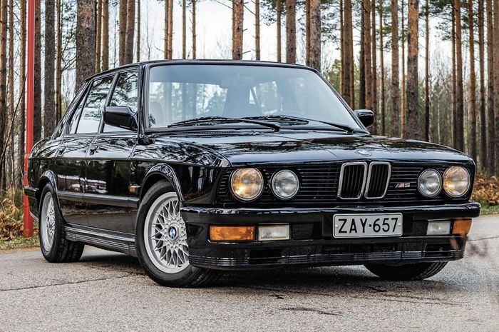 Ilustrasi mobil bekas BMW E28