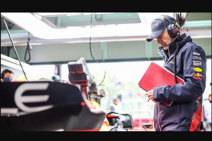 Adrian Newey meninggalkan Red Bull Racing