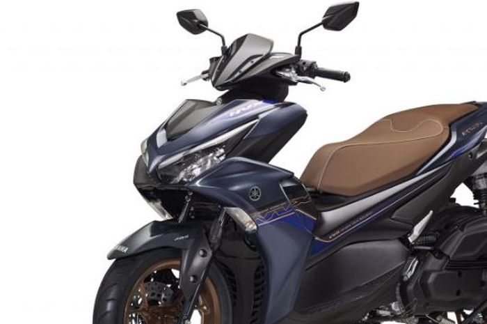 penampakan kembaran Yamaha Aerox di Malaysia yang baru saja mendapatkan update warna baru bernuansa premium