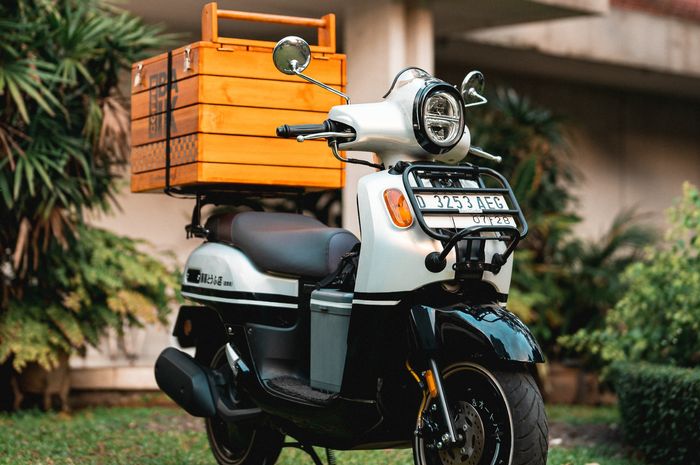 Yamaha Fazzio ala skutik cargo. Terinspirasi anime Initial D
