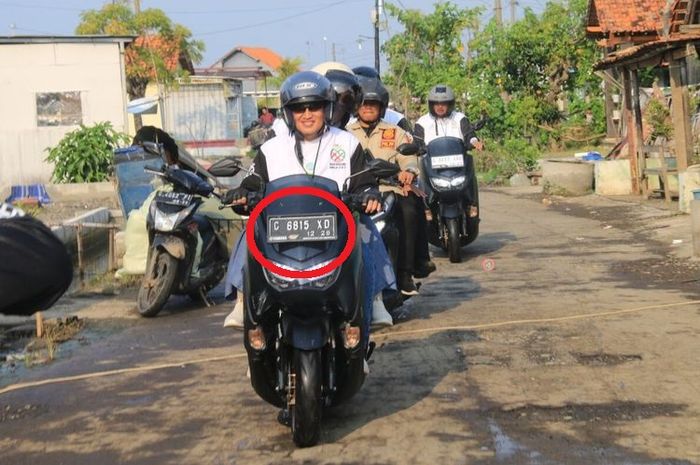 Bupati Pemalang, Mansur Hidayat menggunakan Yamaha NMAX berpelat nomor palsu