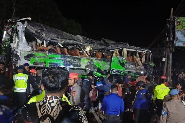 PO Bus Trans Putera Fajar alami kecelakaan maut di Ciater