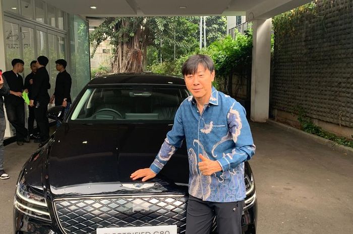 Shin Tae-yong mendapatkan hadiah mobil seusai mengantarkan timnas U23 Indonesia melakukan debut bersejarah di Piala Asia U23 2024.