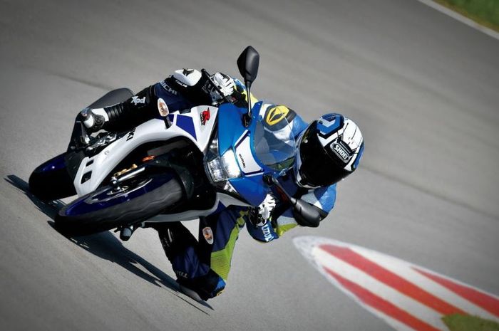 penampakan adik Suzuki GSX-R150 bernama GSX-R125 yang punya warna baru ala sportbike retro