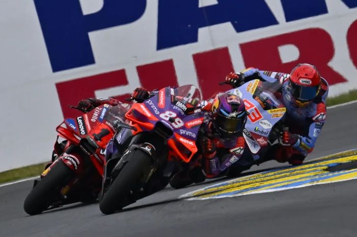 Sama-sama gacor di MotoGP Prancis 2024, Ducati makin pusing mau tarik Jorge Martin atau Marc Marquez ke tim pabrikan mereka tahun depan.