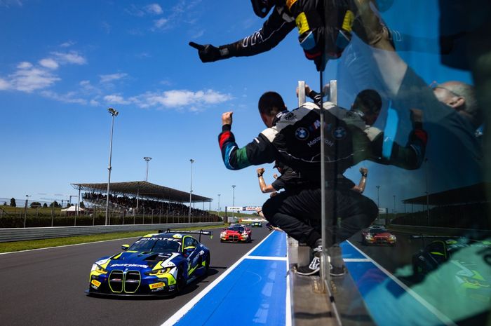 Valentino Rossi menang race 1 GT World Challenge Europe seri Misano