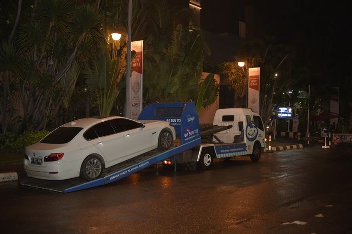 Ilustrasi mobil bermasalah