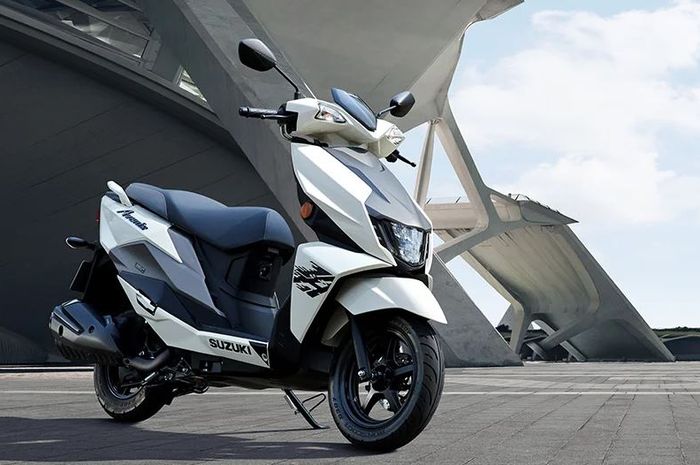 detail tampilan Suzuki Avenis 125