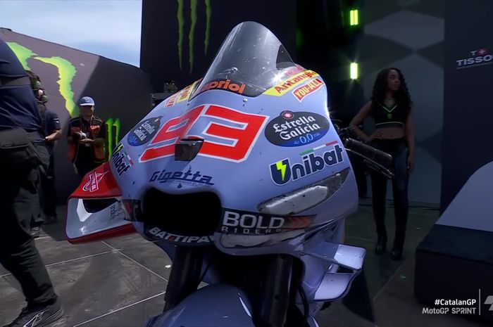 Motor Marc Marquez mengalami kerusakan pada bagian winglet depan sebelah kiri