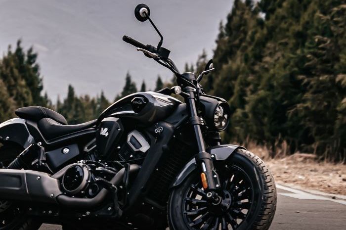 penampakan cruiser macho bermesin V4 Benda Dark Flag 500 2024