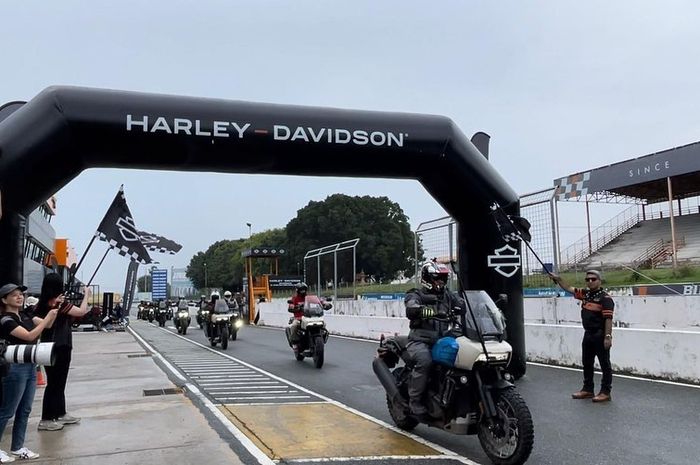 Harley-Davidson Dirt Road Track (DRT) Experience 2024