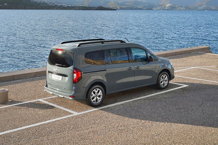Nama Evalia kembali dihidupkan sebagai Nissan Townstar versi penumpang.