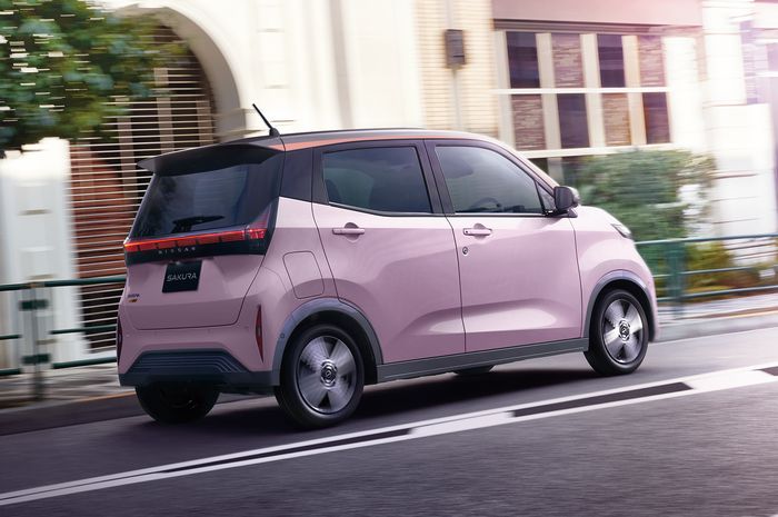 Nissan Sakura mendapatkan warna baru dan tambahan fitur baru.