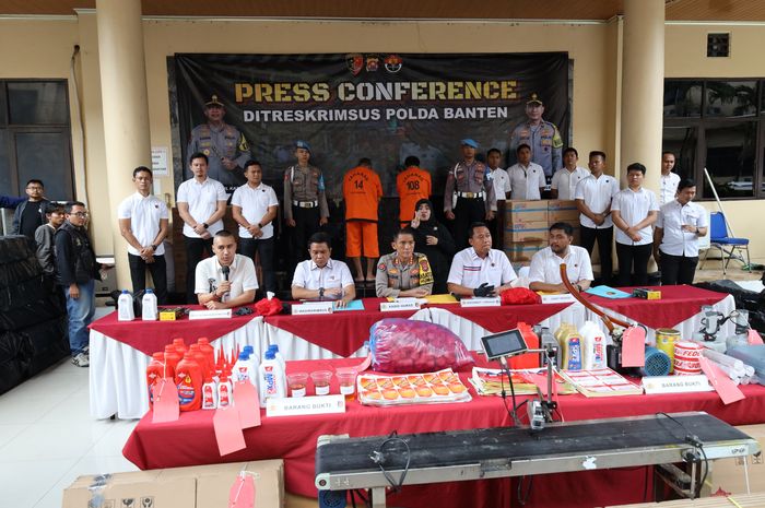 Ditreskrimsus Polda Banten berhasil ungkap kasus tindak pidana oli palsu