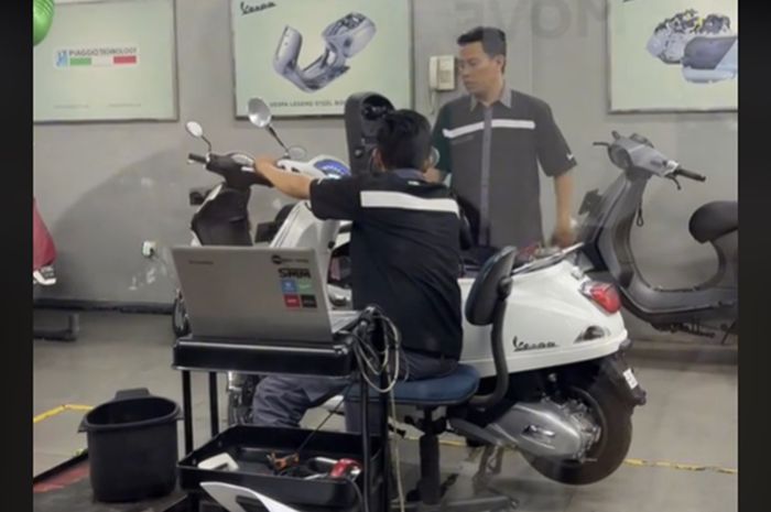 Vespa LX 125 i-get milik Bella Anggita Putri saat dilakukan pemeriksaan di dealer