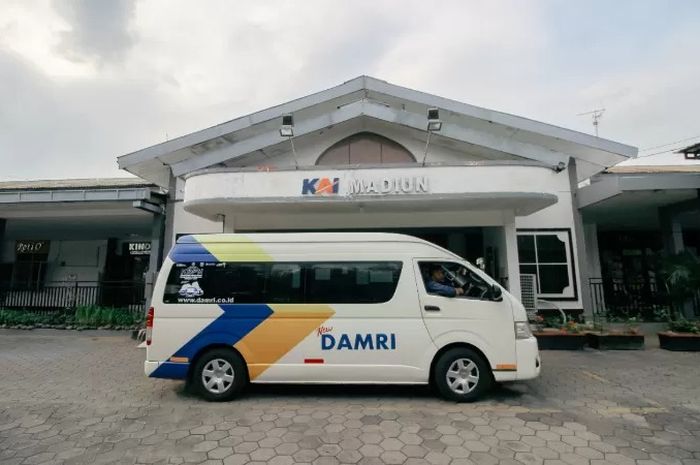 Trayek baru DAMRI dari Stasiun Madiun menuju Pantai Klayar.