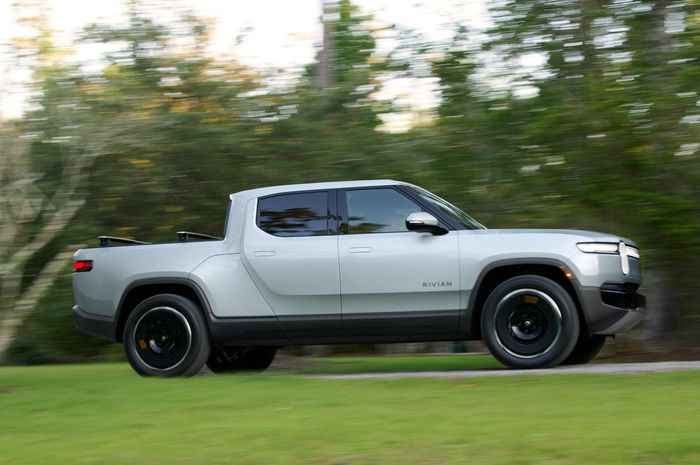 Rivian R1T terbaru.