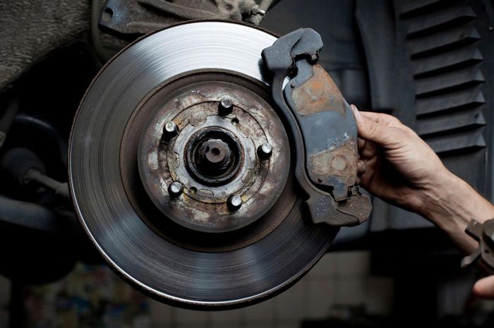 Tips ganti kampas rem mobil