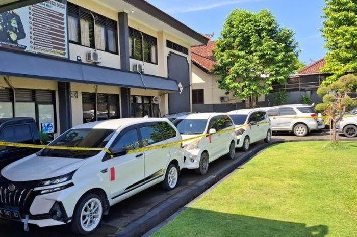 Polres Klungkung mengamankan 28 mobil bodong dengan STNK palsu yang beredar di Nusa Penida
