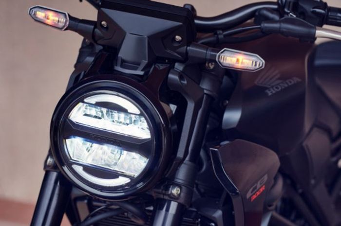 penampakan motor baru Honda CB300R