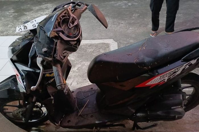 Honda BeAT yang ditumpangi dua pelajar kecelakaan di jalan Samas, Srigading, Sanden, Bantul dan korban sempat dituding klitih
