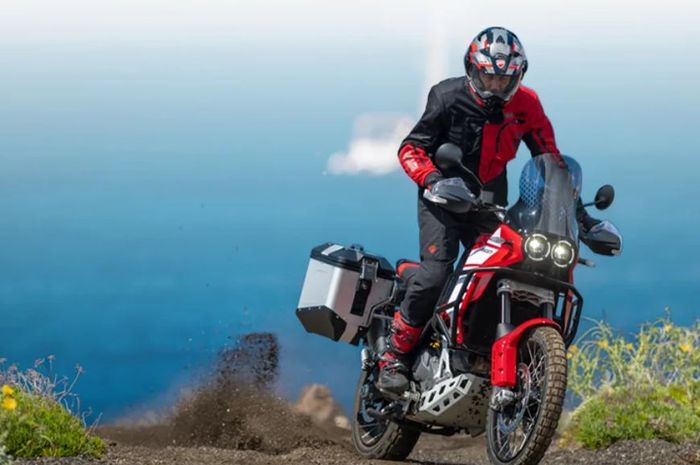 wujud motor adventure baru Ducati DesertX Discovery, cocok jadi lawan Honda Africa Twin