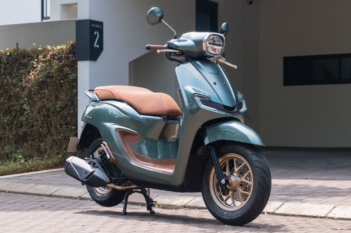 Repaint Honda Stylo 160, pilih klasik atau racing?