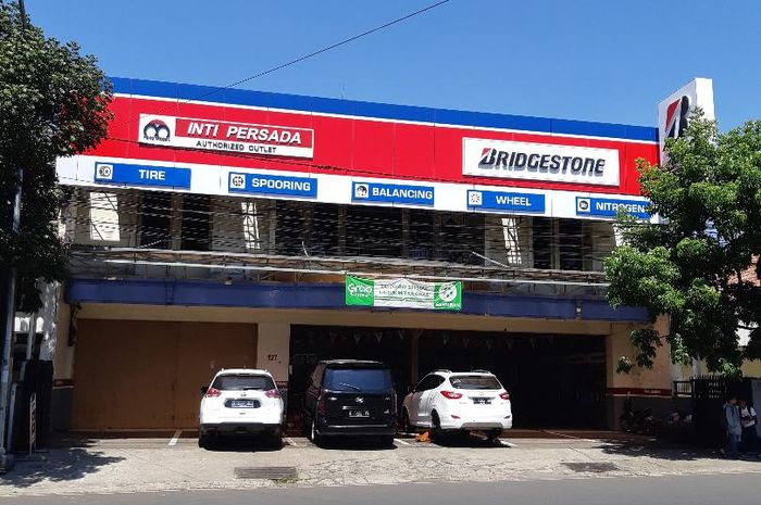 Pemilik Zenix silakan tukar ban Dunlop di Inti Persada Ban