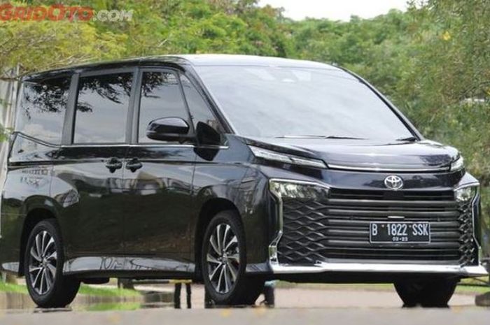 harga mobil baru Toyota Voxy Juli 2024