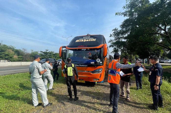 388 Bus diperiksa saat libur sekolah berlangsung ini hasilnya