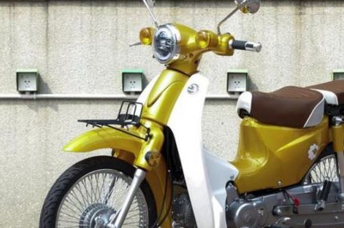 penampakan motor baru Pleasant Goat 2025, bentuknya mirip Honda Super Cub