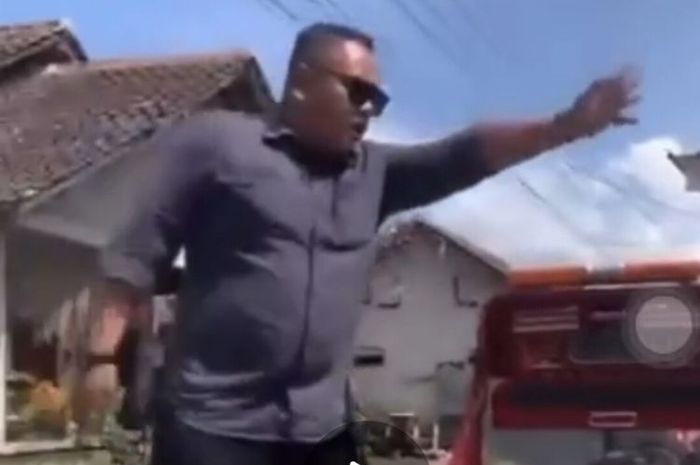 Rekaman video perampasan mobil warga Jombang oleh debt collector di Ngoto, Bangunharjo, Sewon, Bantul, Yogyakarta