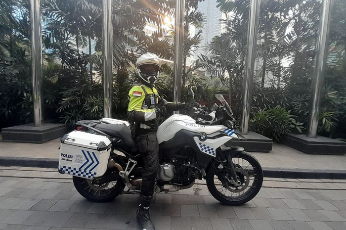 Anggota BM Senior Satpamwal Unit 1 Ditlantas Polda Metro Jaya Aiptu Ukke Adhan Handriawan 