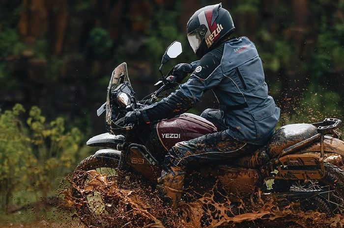 wujud motor adventure baru Yezdi Adventure model 2024 yang harganya setara Rp 40 jutaan