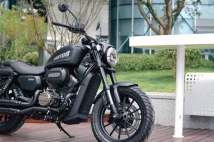 penampakan motor baru QJMotor Flash 250V, punya tampilan macho bak moge V-Twin