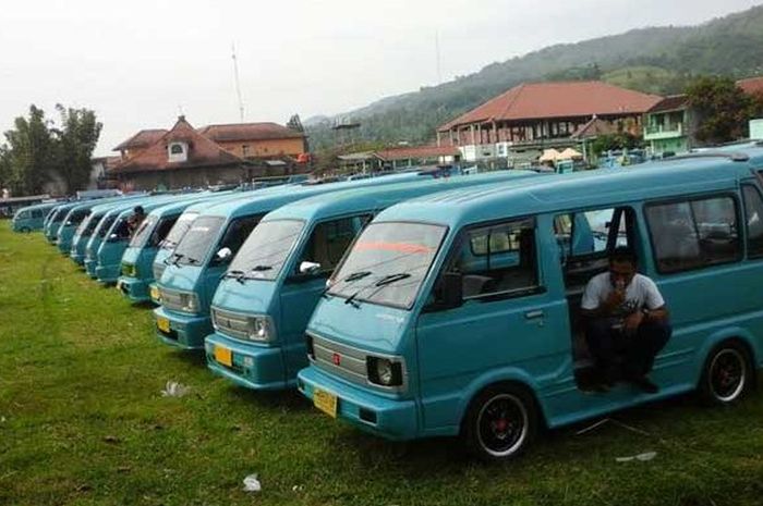 Ilustrasi angkot di Sukabumi