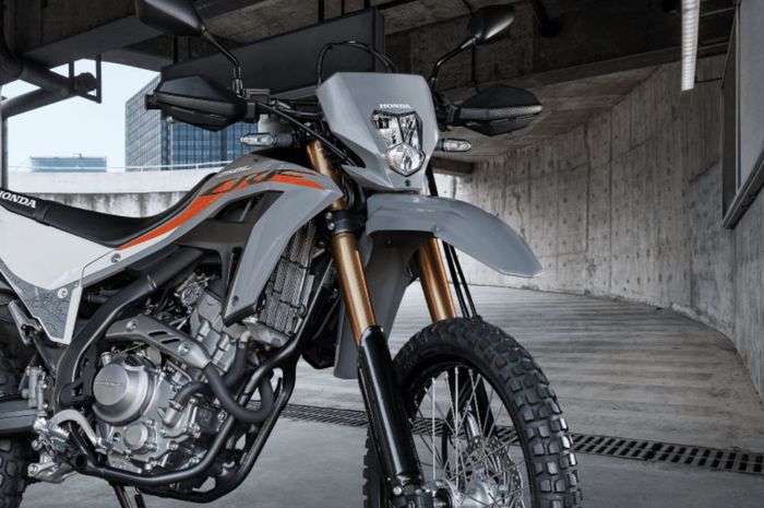 penamapakan Honda CRF250L model 2024 versi Jepang, tampilannya cukup premium