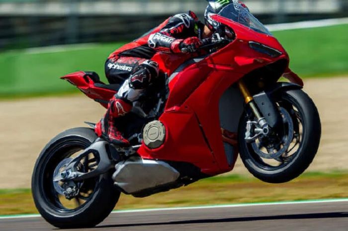 Ducati Panigale V$S alias generasi panigale ketujuh dirilis dan menghilangkan ciri khas swingarm tunggal
